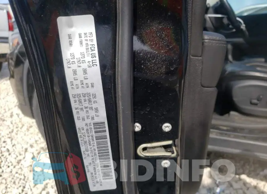 1C4PJLLB8KD171830 Photo# 12