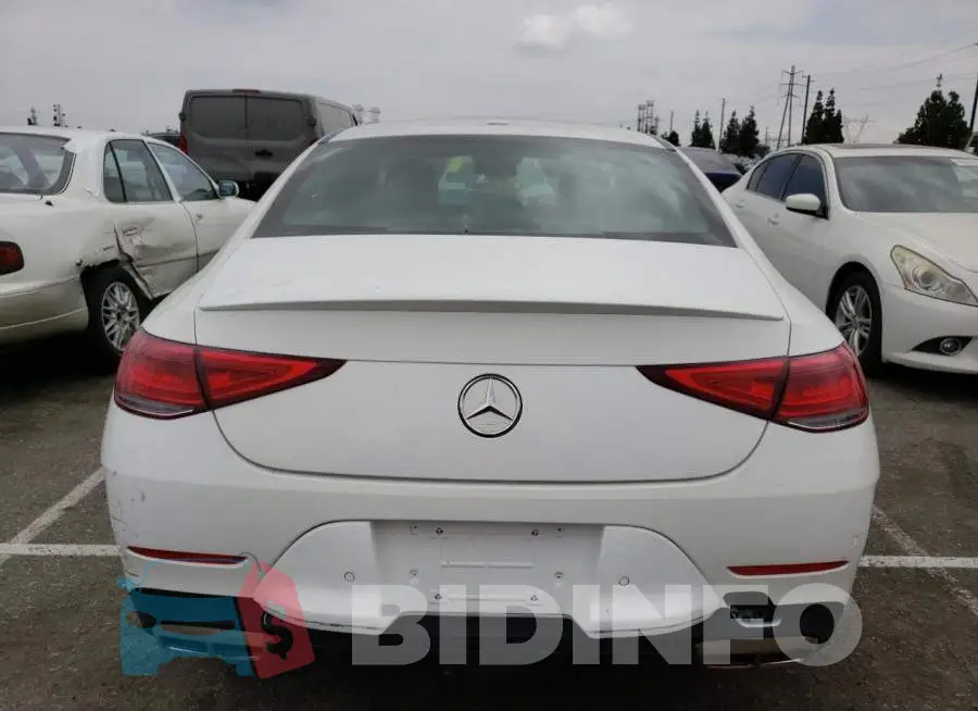 WDD2J5JB5KA031136 Photo# 6