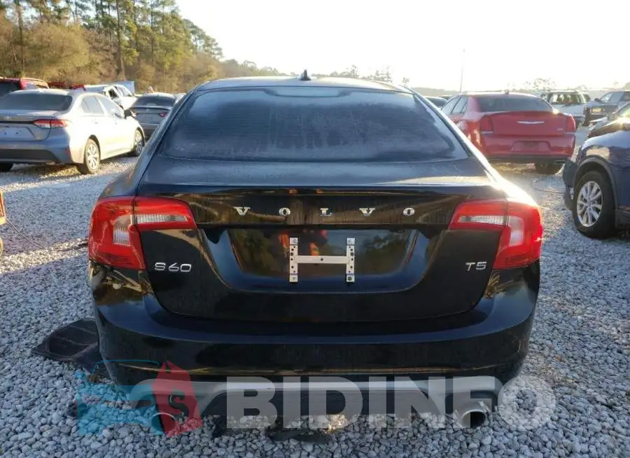 YV126MFL2J2457151 Photo# 6