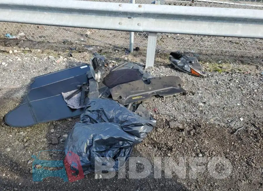 JN1BV7AR4FM413348 Photo# 12