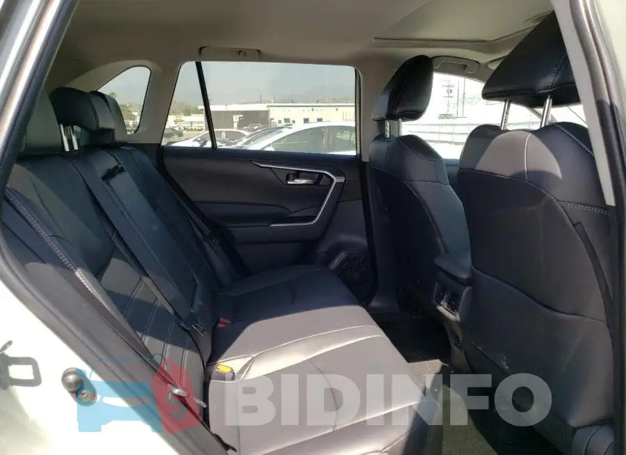 2T3C1RFV6NW215712 Photo# 11