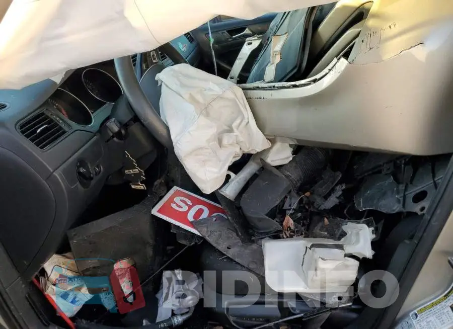 3VW167AJ2GM299563 Photo# 7