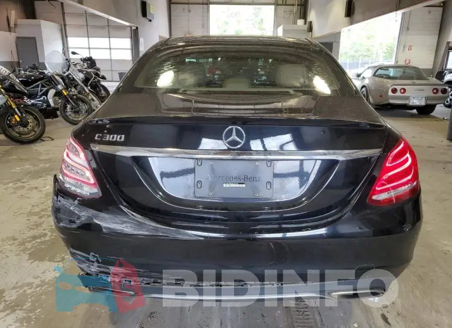 WDDWF4JBXGR183046 Photo# 6