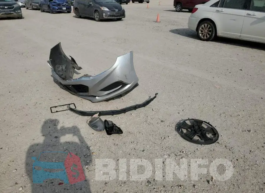 1G1BC5SM3J7142339 Photo# 12