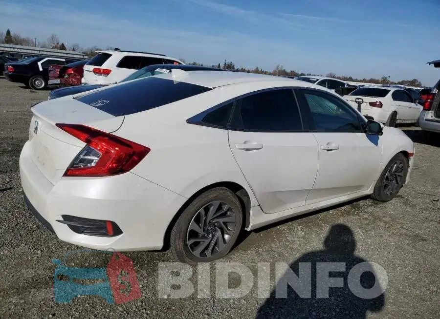 19XFC2F73JE201949 Photo# 3