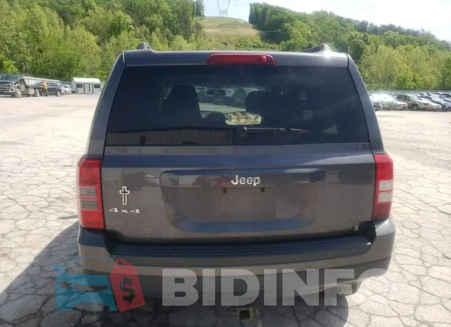 1C4NJRBB3FD249478 Photo# 6