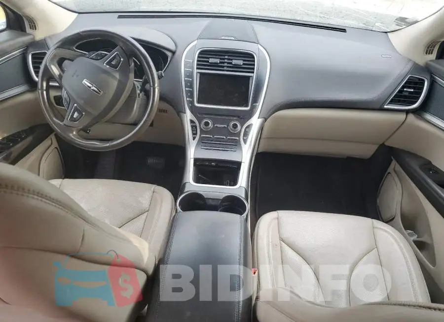 2LMTJ8LR9GBL20803 Photo# 8