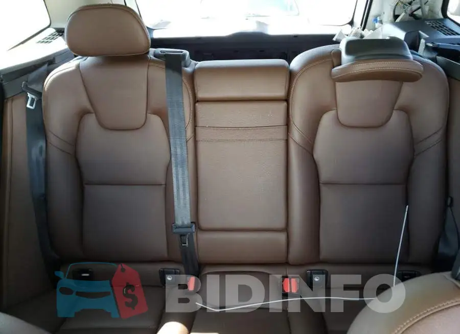 YV4102RK8J1031526 Photo# 10