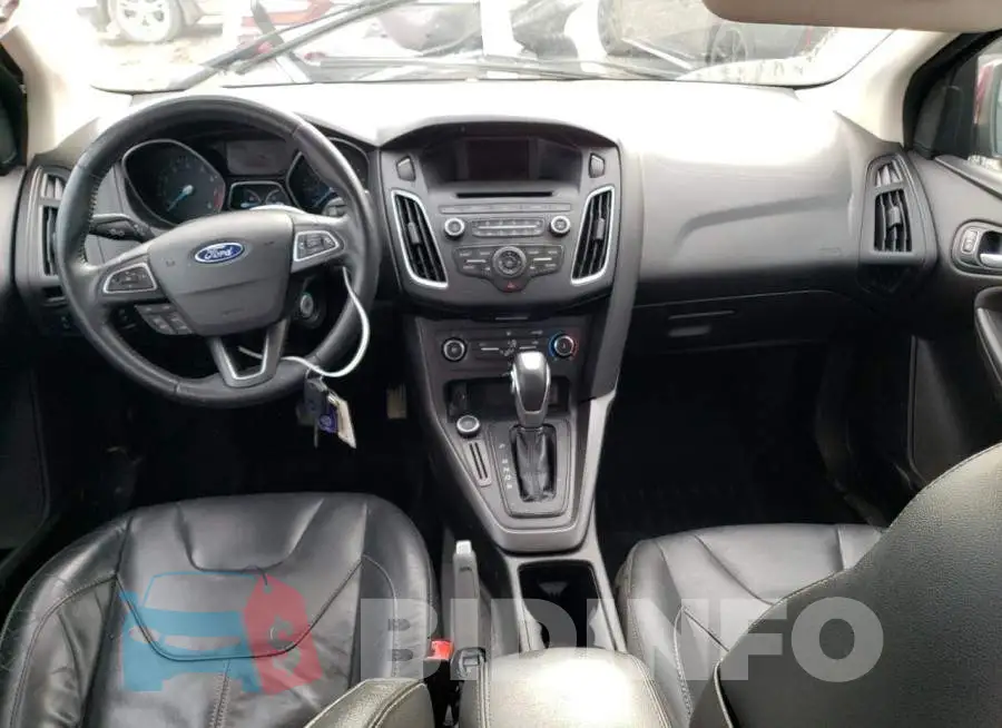 1FADP3F2XGL300621 Photo# 8