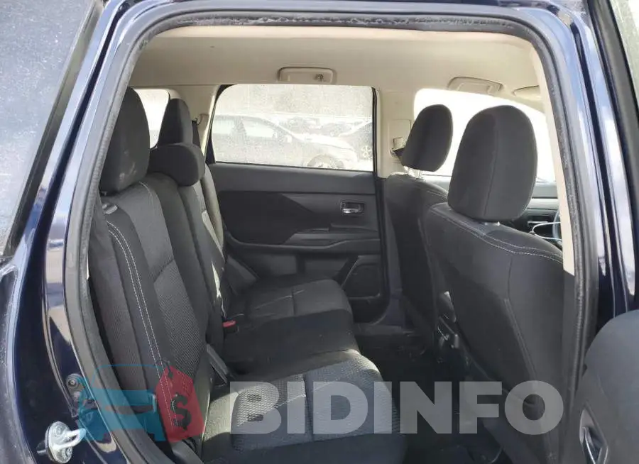 JA4AD2A35JZ048873 Photo# 11