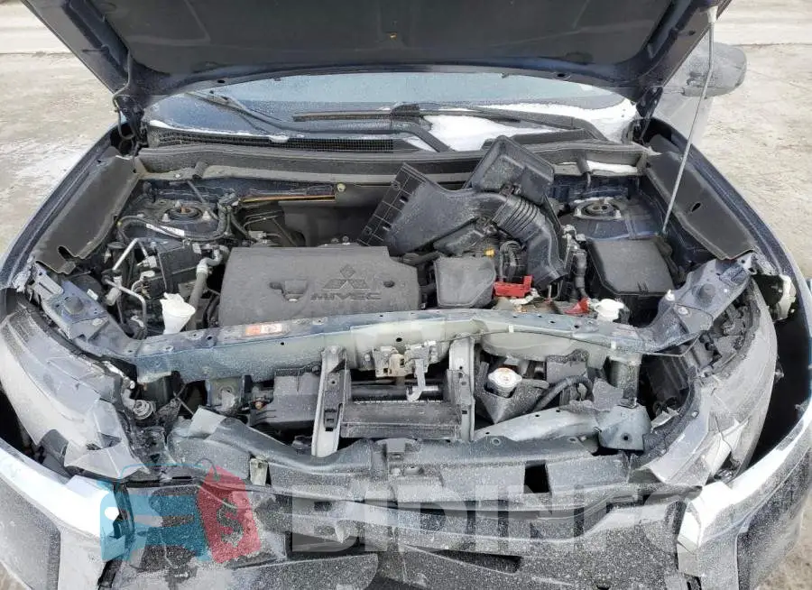 JA4AD2A35JZ048873 Photo# 12