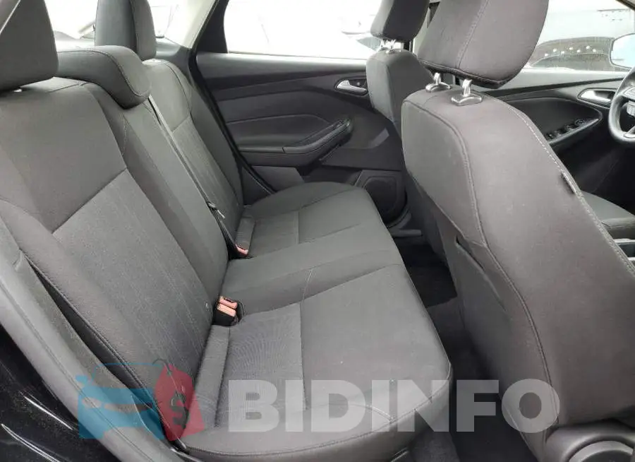 1FADP3F27GL398202 Photo# 10