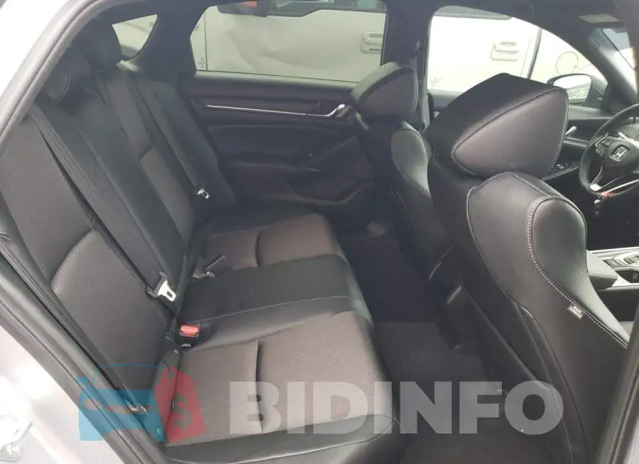 1HGCV3F24NA046958 Photo# 10