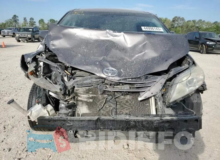 5TDKK3DCXFS567055 Photo# 5