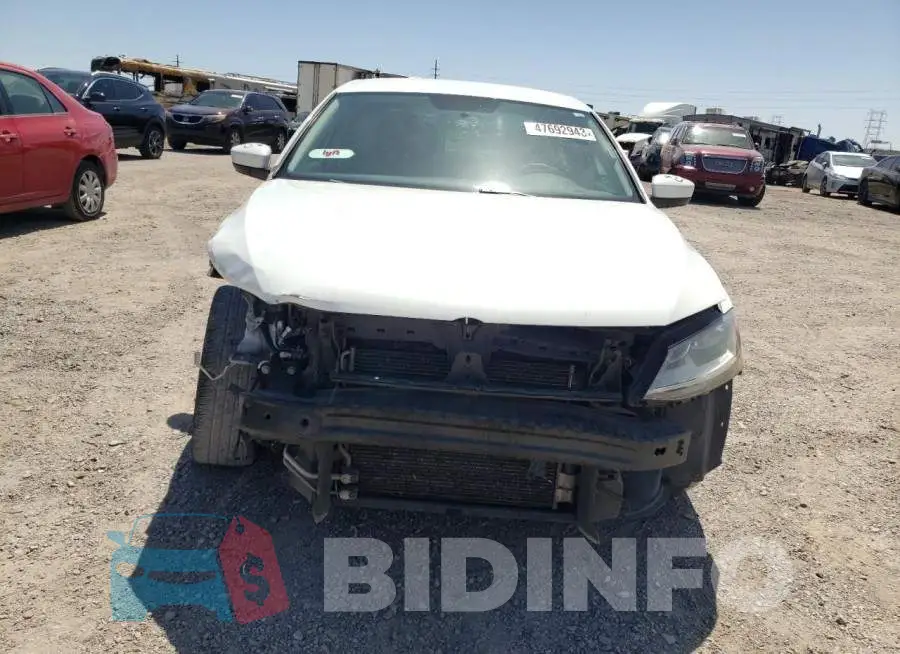 3VW2B7AJ5HM306944 Photo# 5