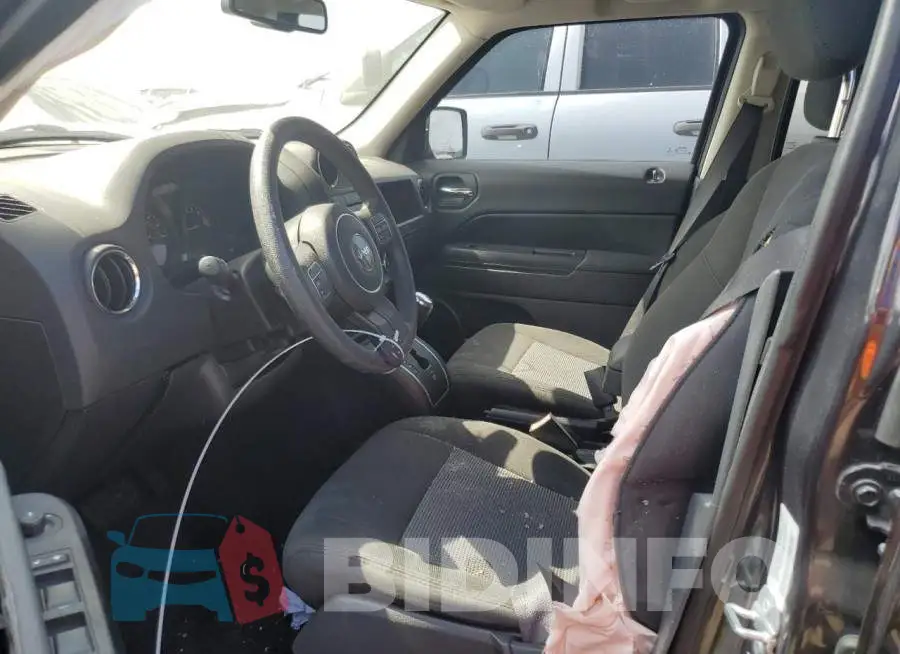 1C4NJPBB8GD590896 Photo# 7