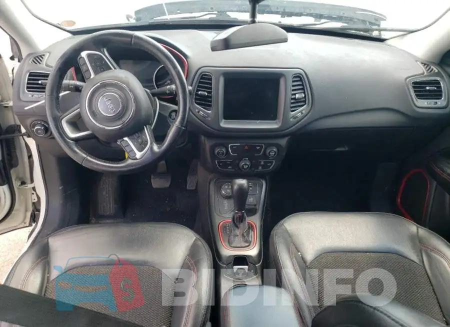 3C4NJDDB6LT184731 Photo# 8