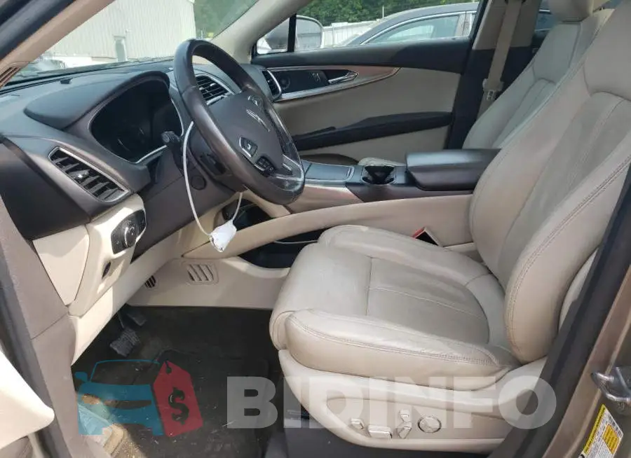 2LMTJ8LP7GBL69643 Photo# 7