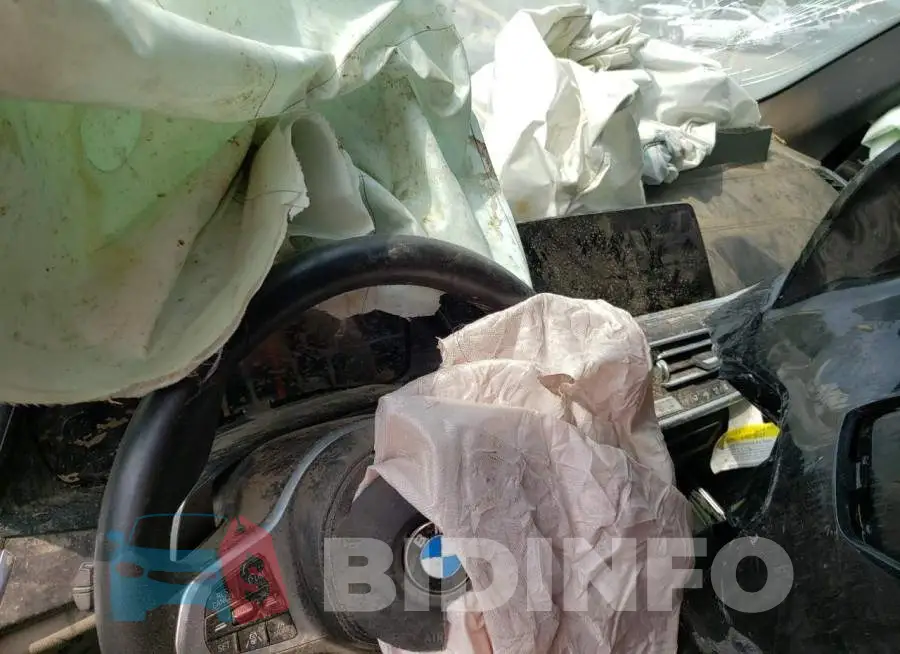 5UXJU2C5XKLB15607 Photo# 8
