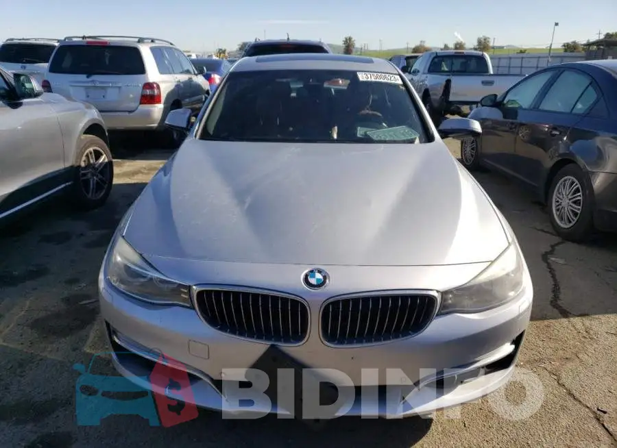WBA8Z5C54GG502084 Photo# 5