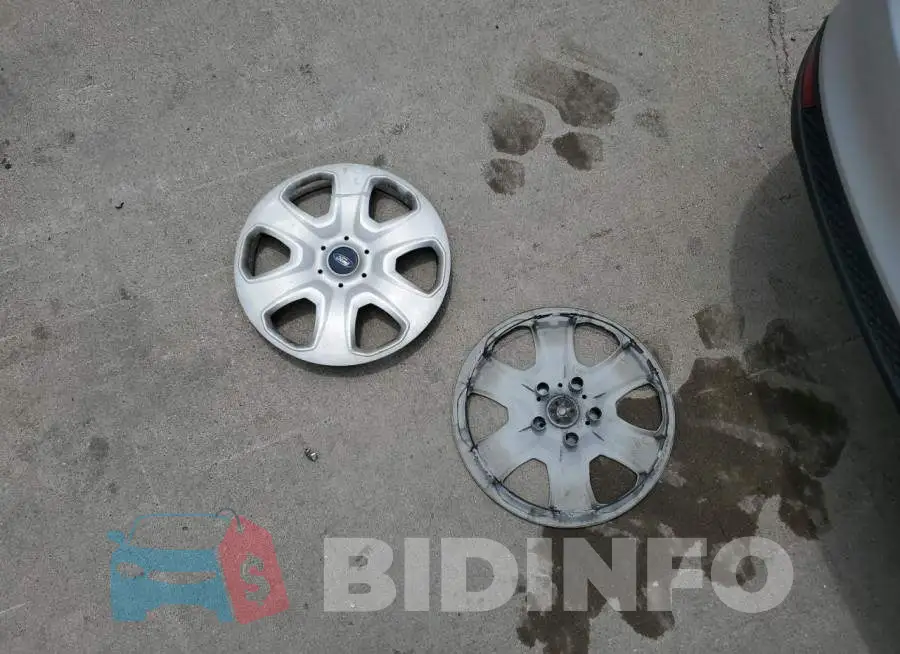 1FADP3E24FL328219 Photo# 12