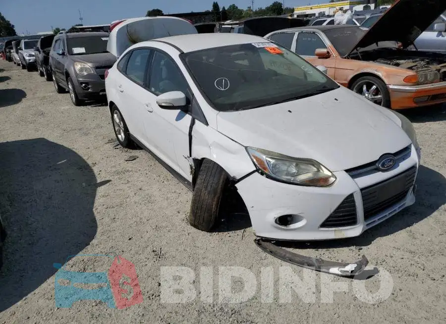 1FADP3F2XEL333793 Photo# 4