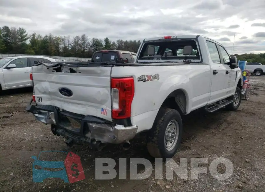 1FT7W2B61JEC87699 Photo# 4