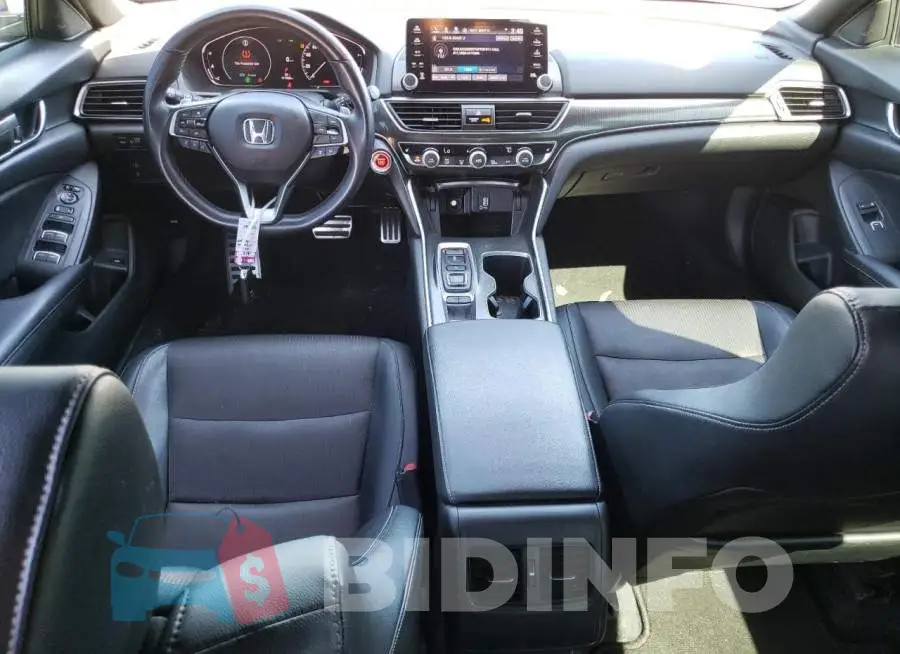 1HGCV2F34JA035116 Photo# 8