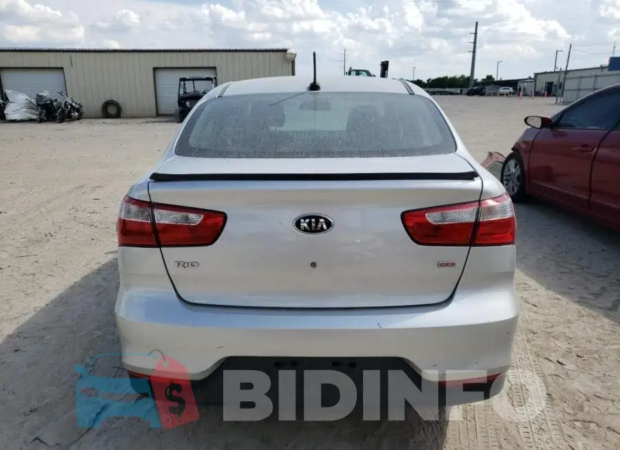 KNADM4A32G6645582 Photo# 6