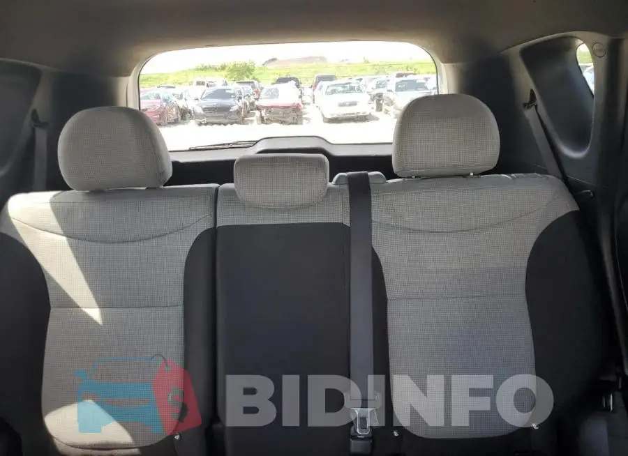 KNDJN2A20G7376992 Photo# 10