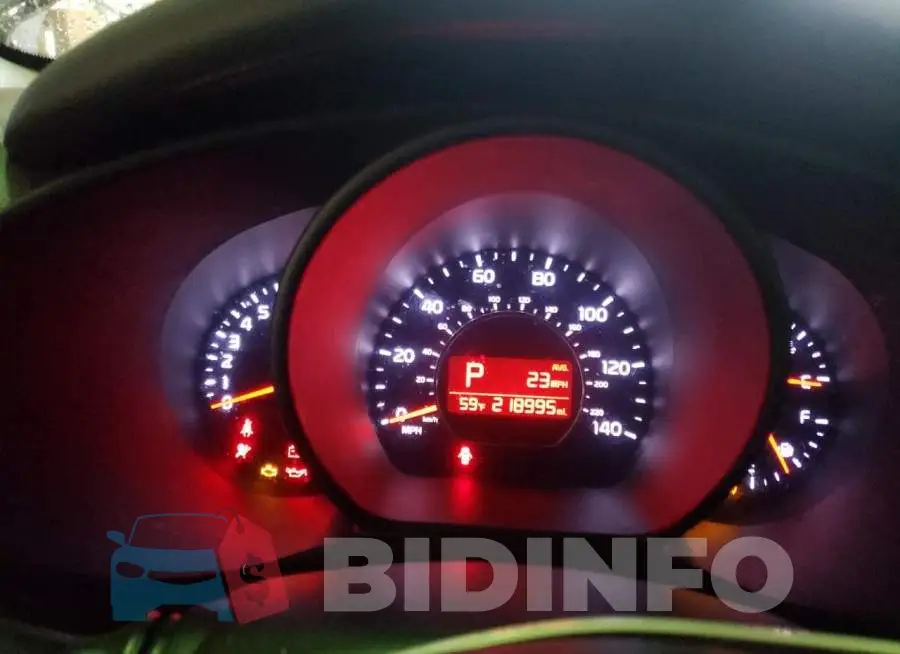 KNDJN2A2XE7050470 Photo# 9