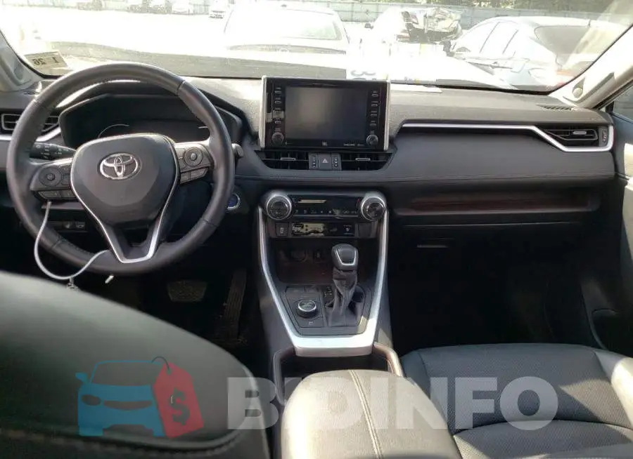 2T3D6RFV8MW011742 Photo# 8