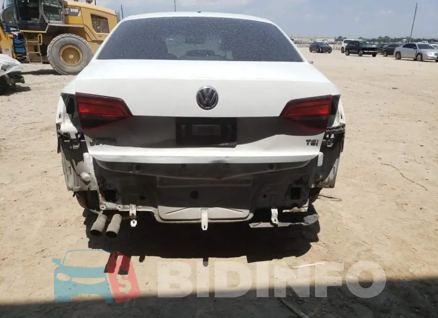 3VW167AJ5HM333528 Photo# 6