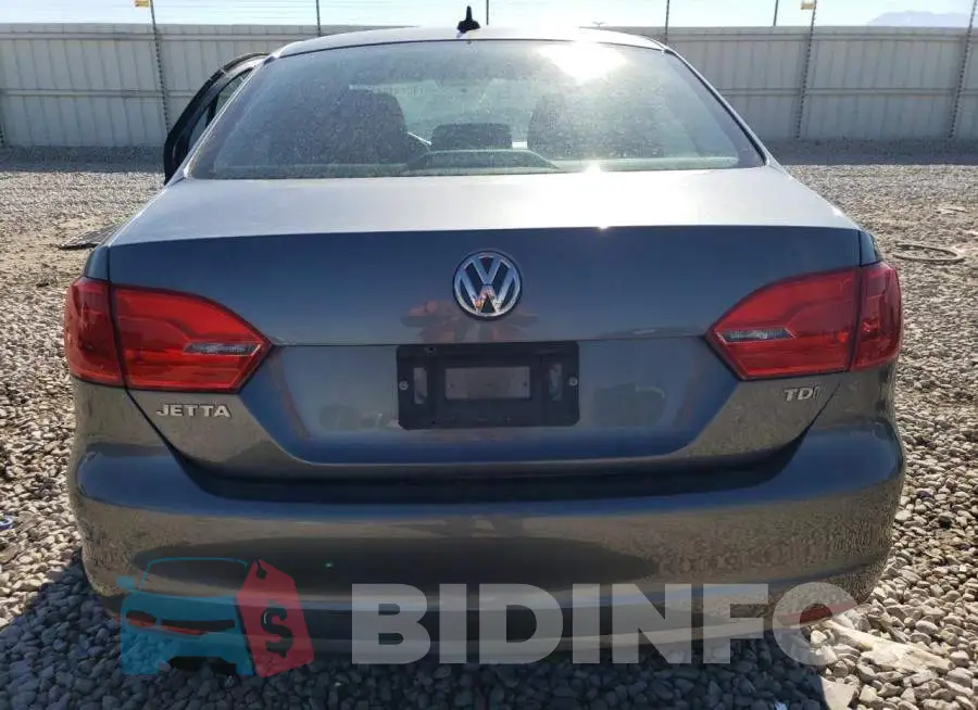 3VW3L7AJ3EM326011 Photo# 6