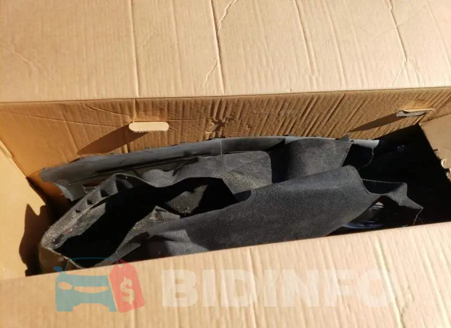 WP1AA2A52JLB15494 Photo# 12