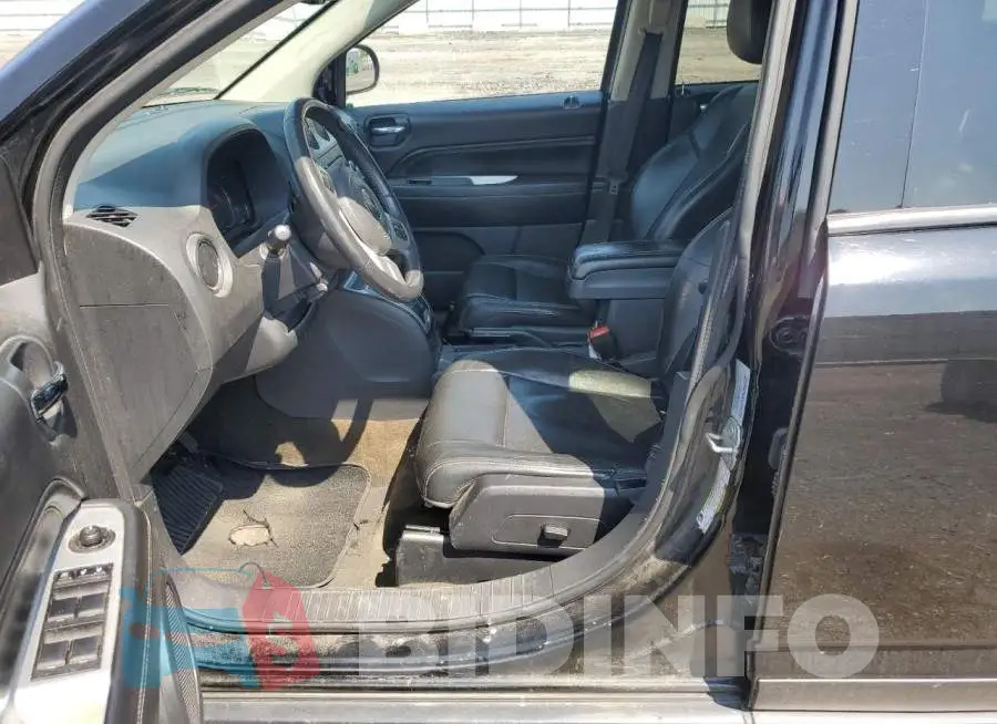 1C4NJCEA3GD718179 Photo# 7