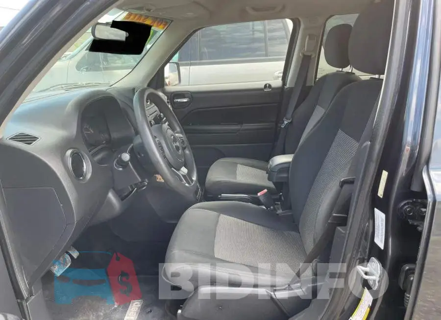 1C4NJPBA1ED731506 Photo# 5