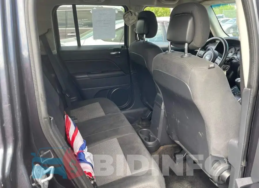 1C4NJPBA1ED731506 Photo# 6