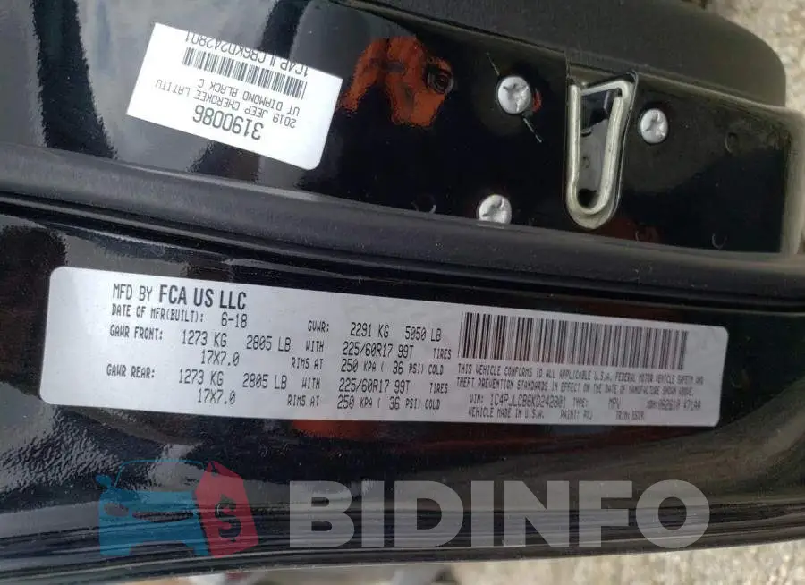 1C4PJLCB6KD242801 Photo# 13