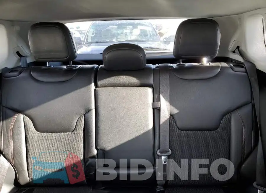 3C4NJDDB7LT162947 Photo# 10