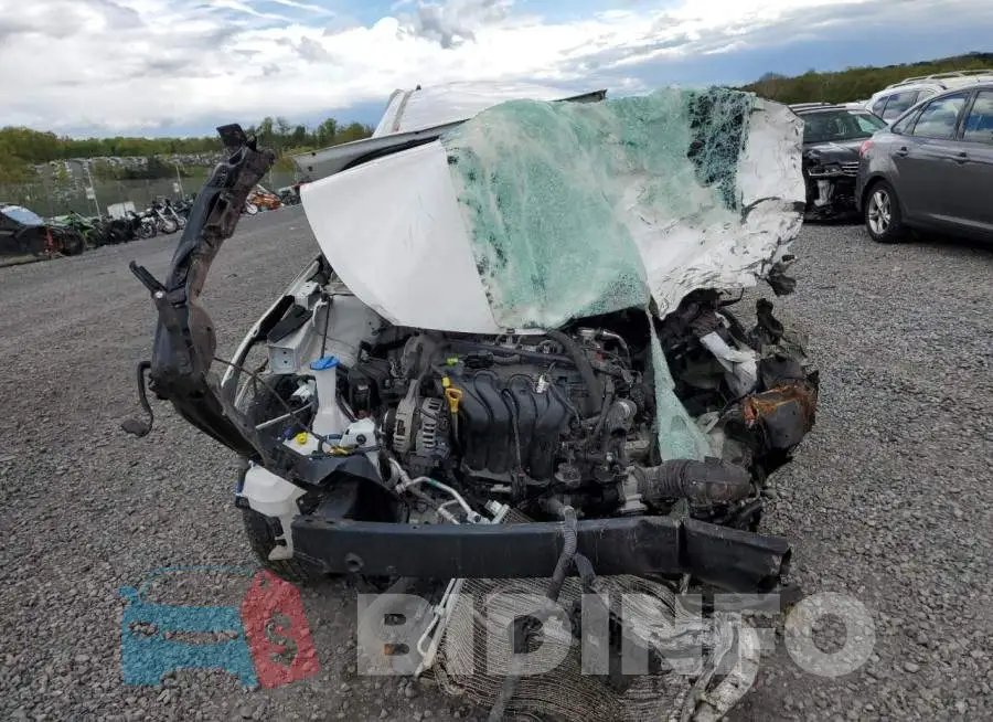 3KPC24A37KE047527 Photo# 5
