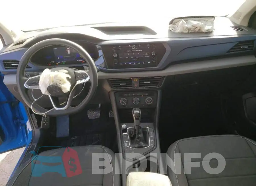 3VVRX7B25NM010152 Photo# 8