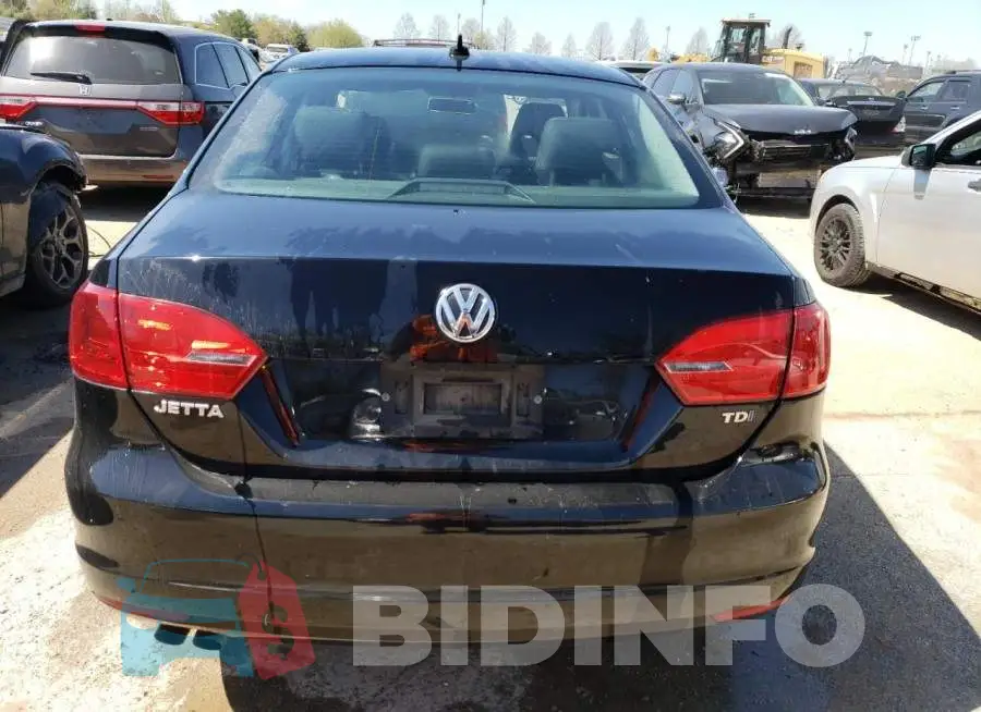 3VW3L7AJ0EM331389 Photo# 6
