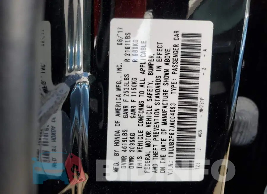 19UUB2F67JA004093 Photo# 12
