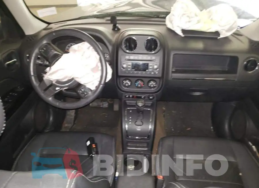 1C4NJRFB3FD215132 Photo# 8