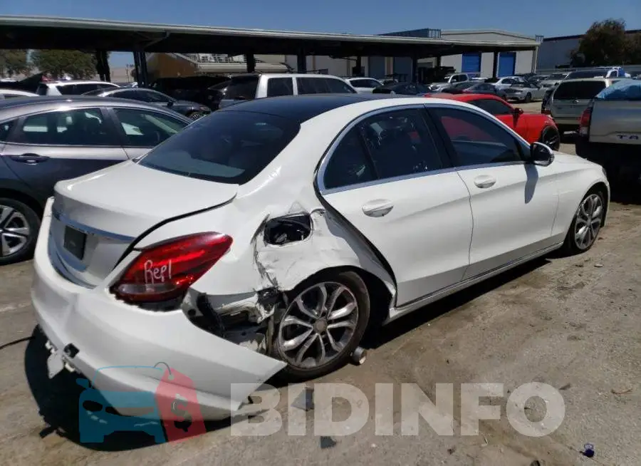 55SWF4JB2GU144143 Photo# 3