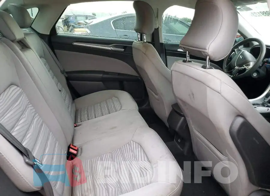 3FA6P0G72GR403292 Photo# 10