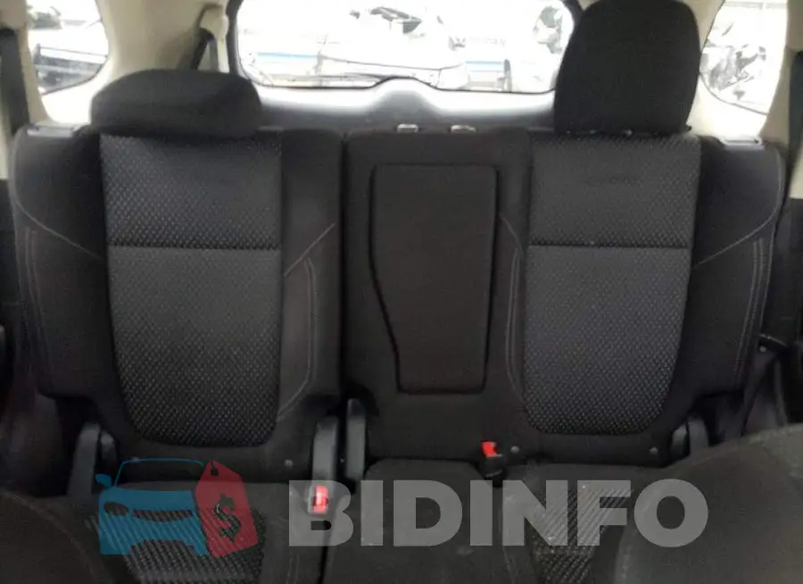 JA4AD2A38LZ042200 Photo# 10