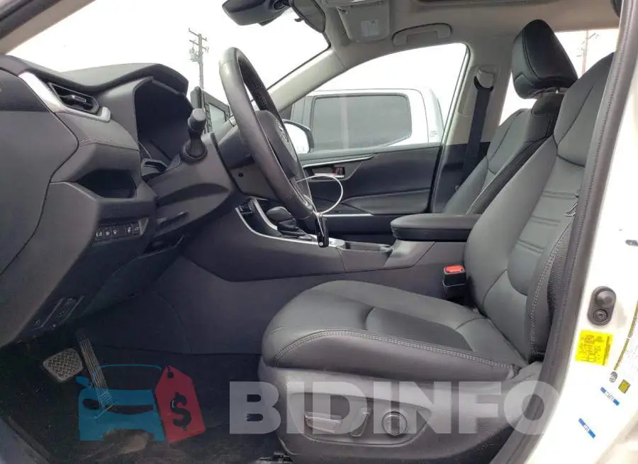 4T3B6RFV8MU044571 Photo# 7