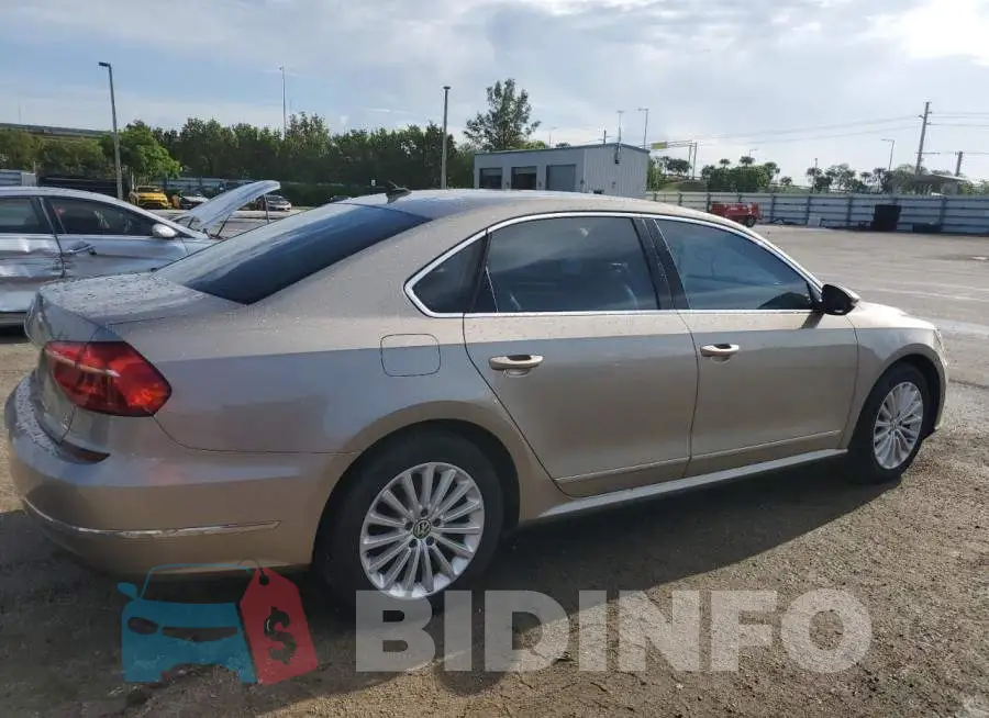 1VWBS7A38GC035962 Photo# 3